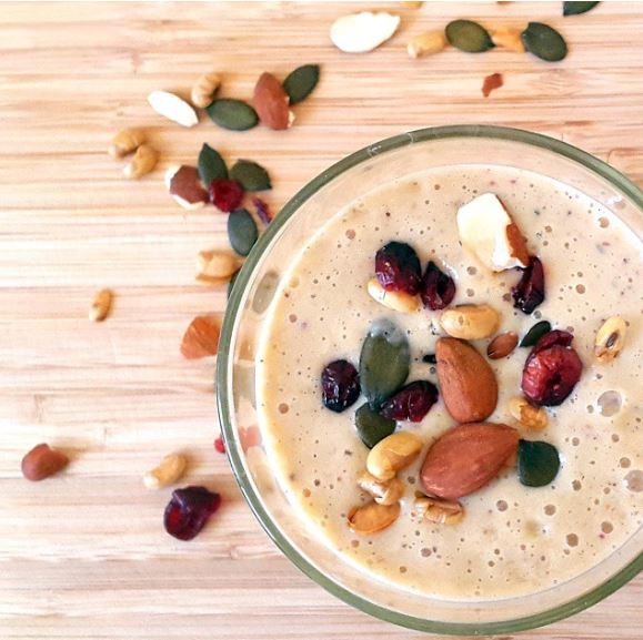 Smoothie énergisant aux fruits secs