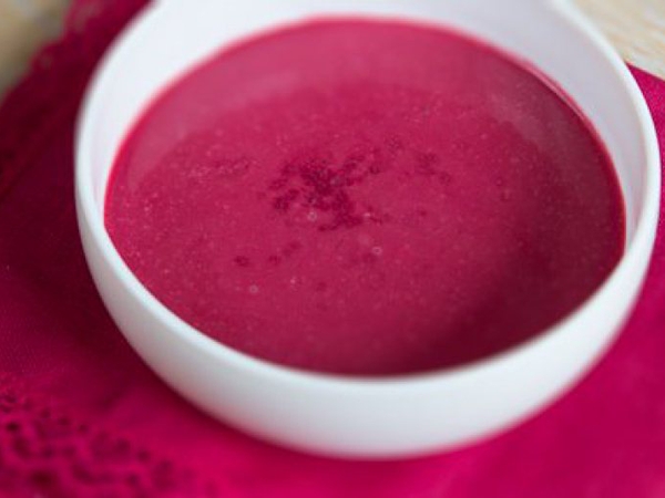 Soupe à la betterave et au lait de coco