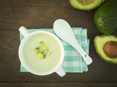 Soupe d’avocat cru