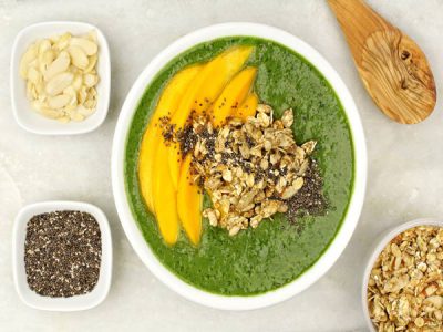 Smoothie bowl vert et mangues