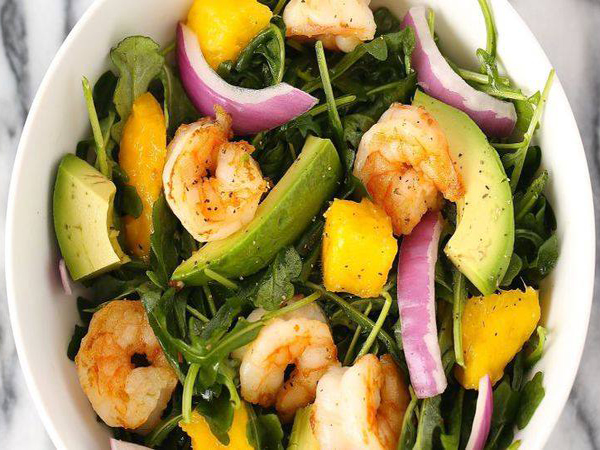 Salade de mangue, avocat et crevettes